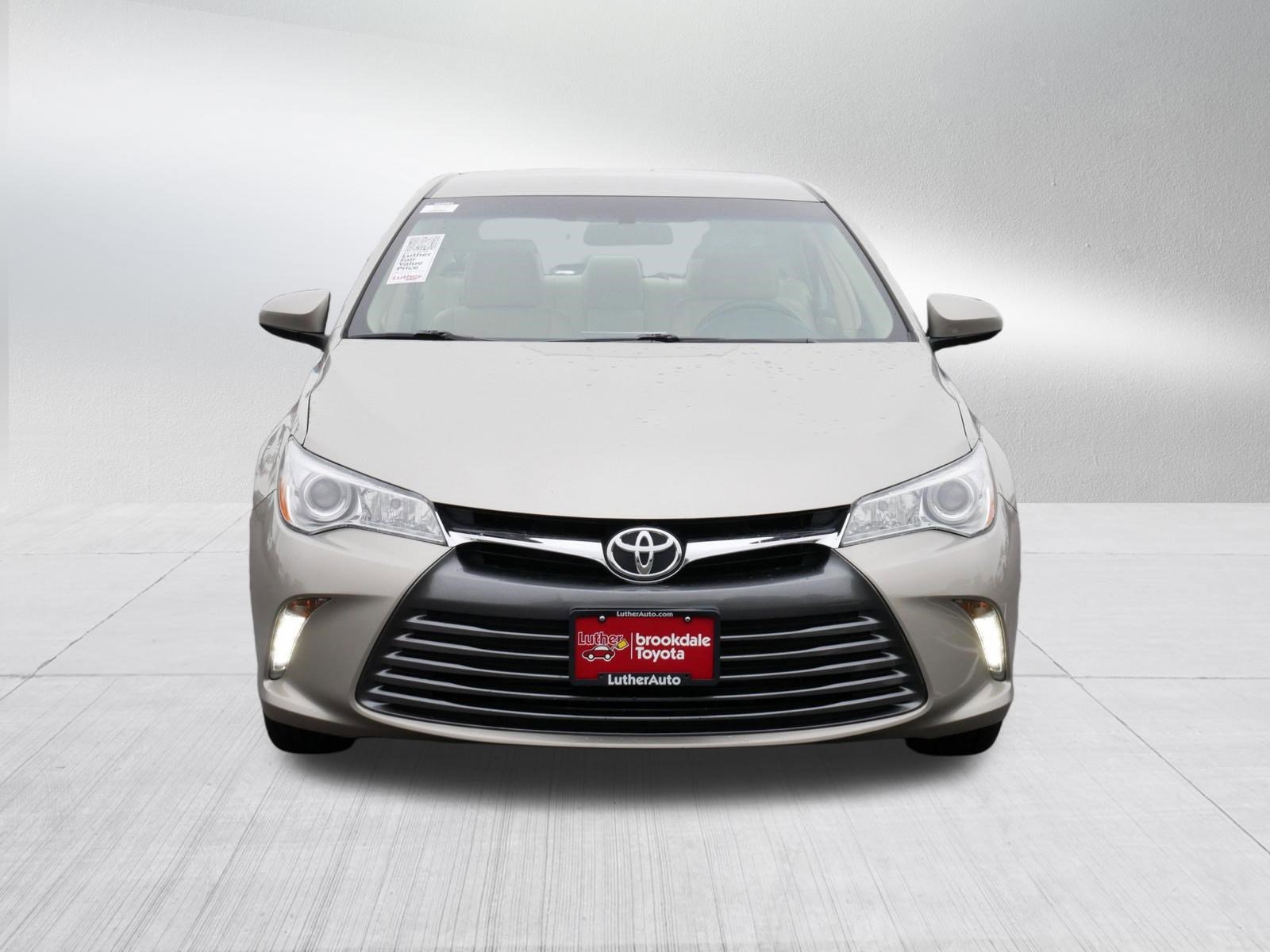 Used 2015 Toyota Camry XLE FWD image 2