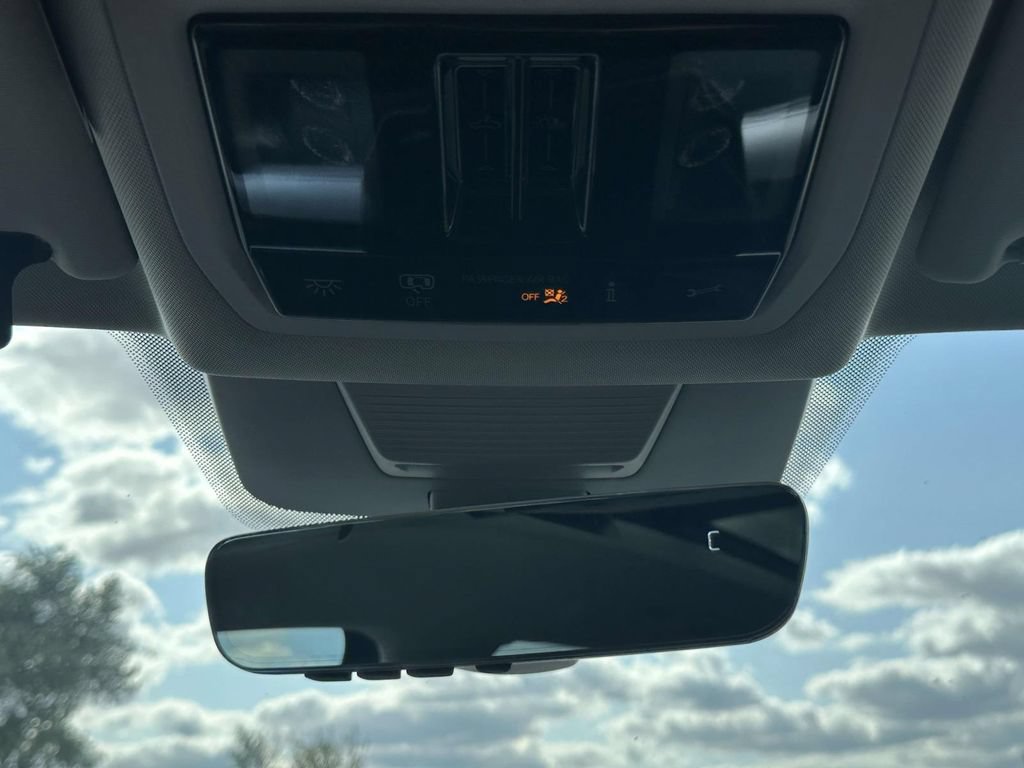 New 2026 Volkswagen Tiguan SE AWD/4WD image 25