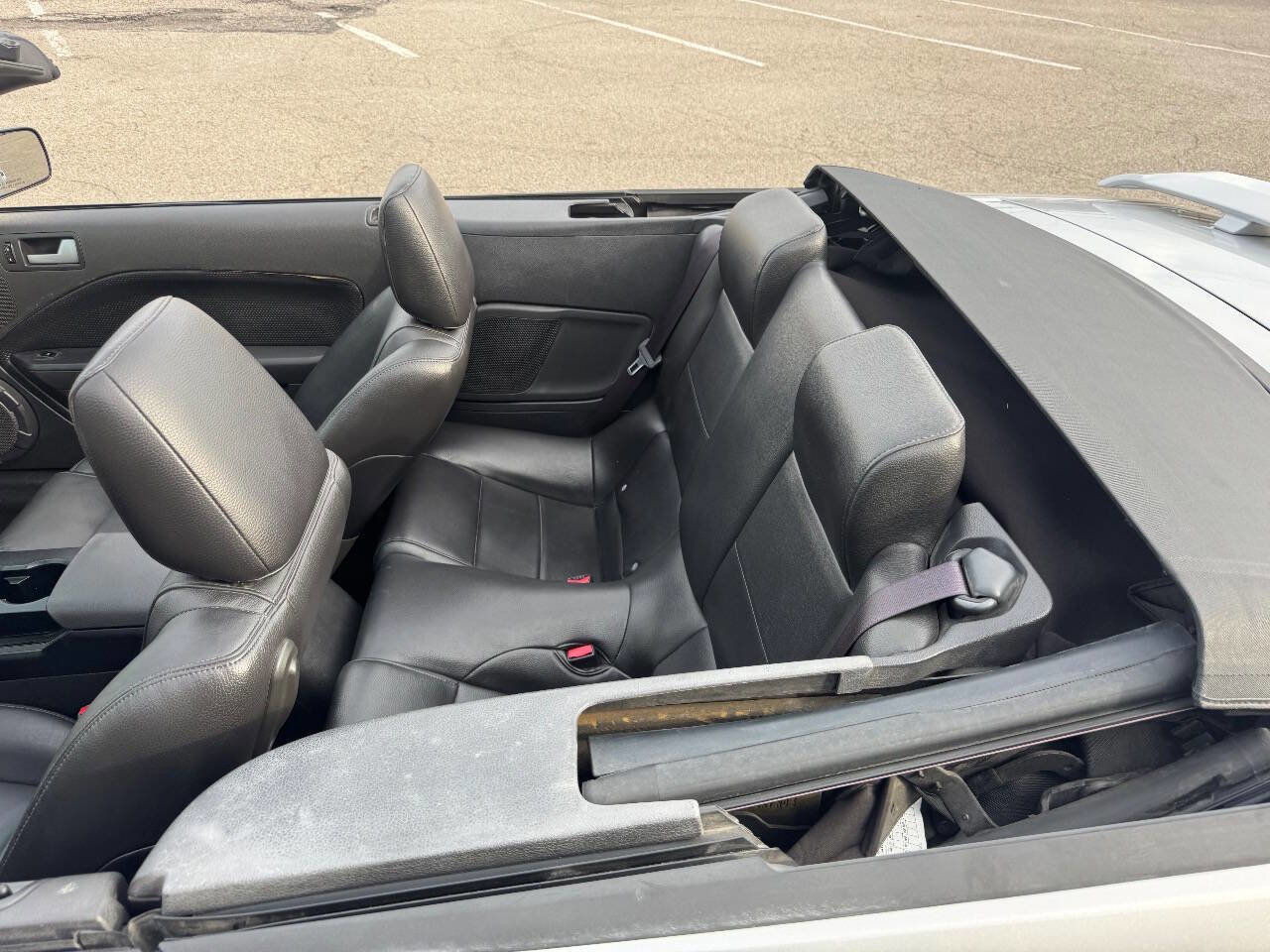 Used 2005 Ford Mustang Convertible image 31