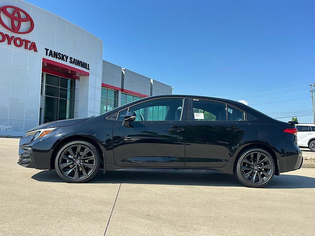 New 2026 Toyota Corolla SE FWD image 2