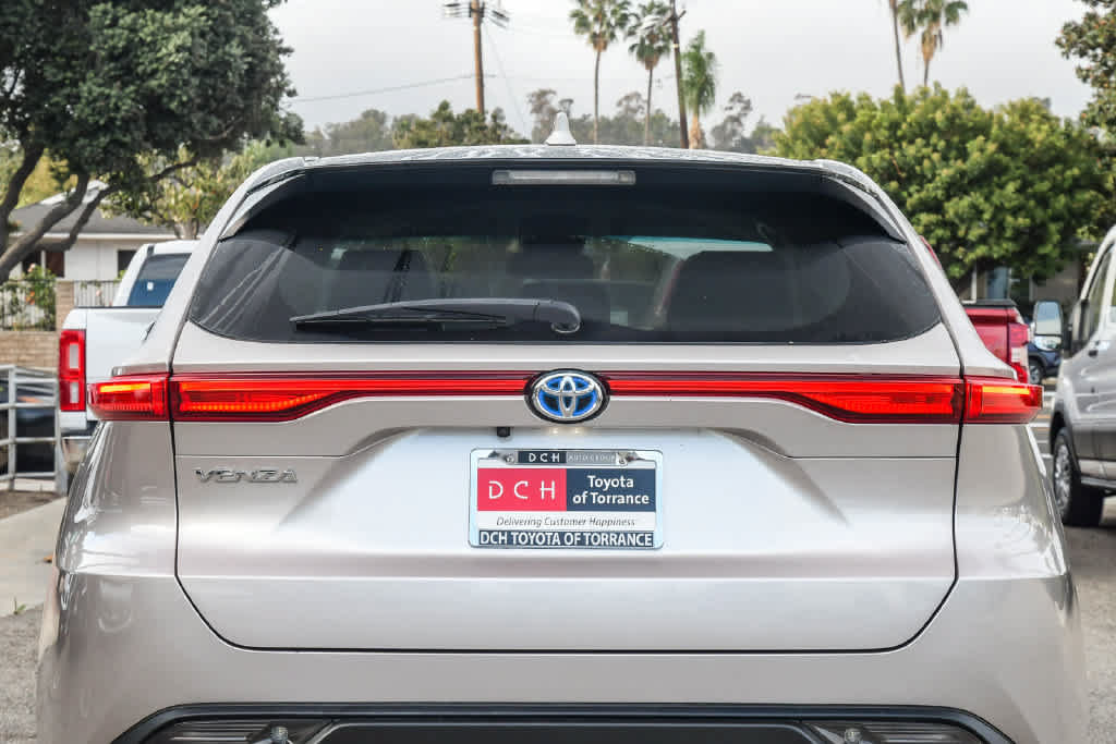 Certified 2024 Toyota Venza LE AWD/4WD image 8