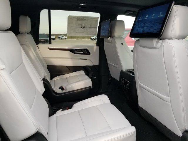 New 2026 Chevrolet Suburban Premier image 13