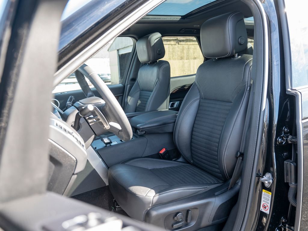 Certified 2024 Land Rover Discovery Dynamic SE image 20