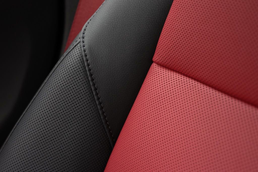 Used 2025 Porsche 718 Cayman image 41