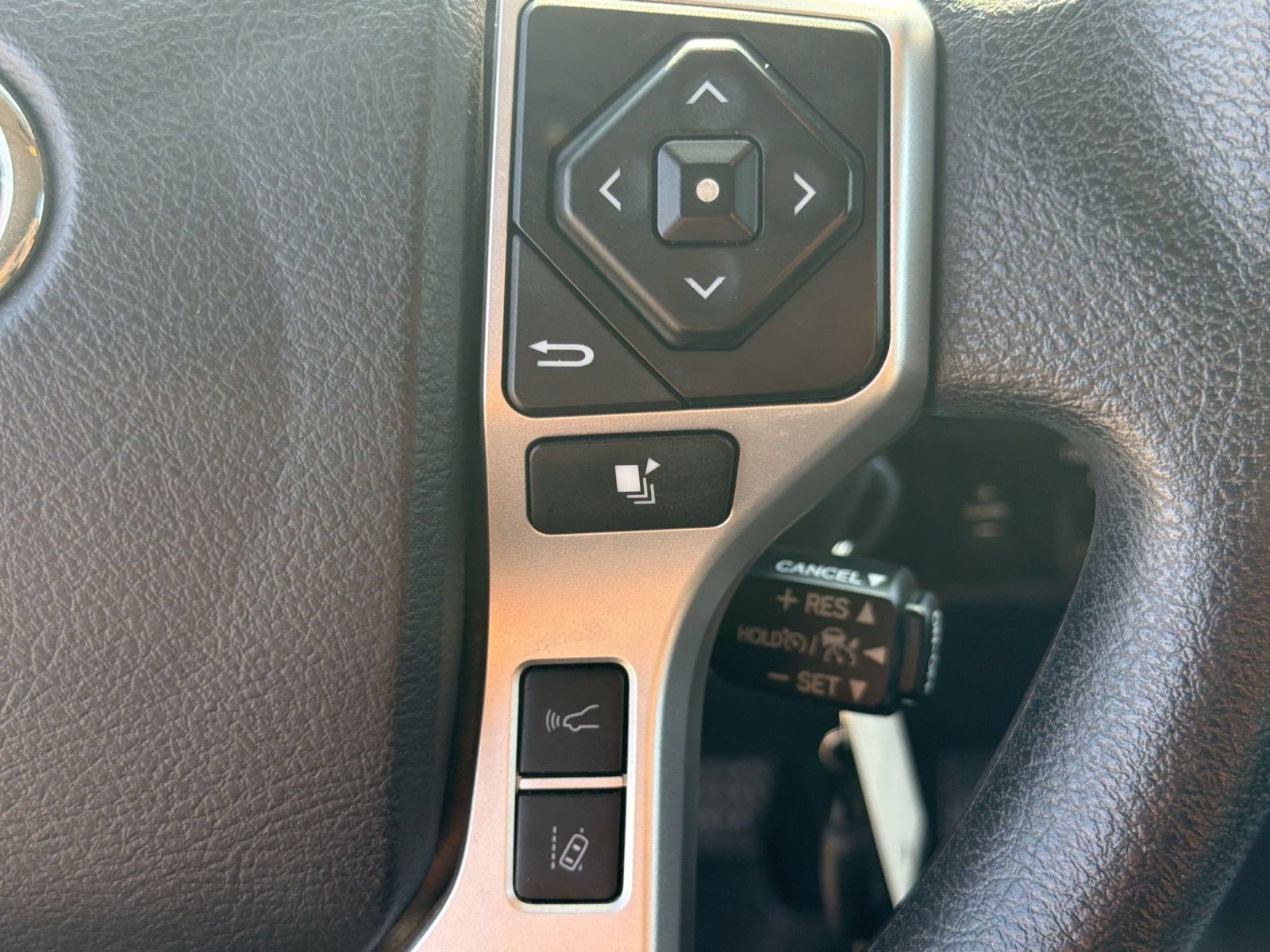 Used 2021 Toyota Tundra SR5 w/ SR5 Upgrade Package RWD image 18