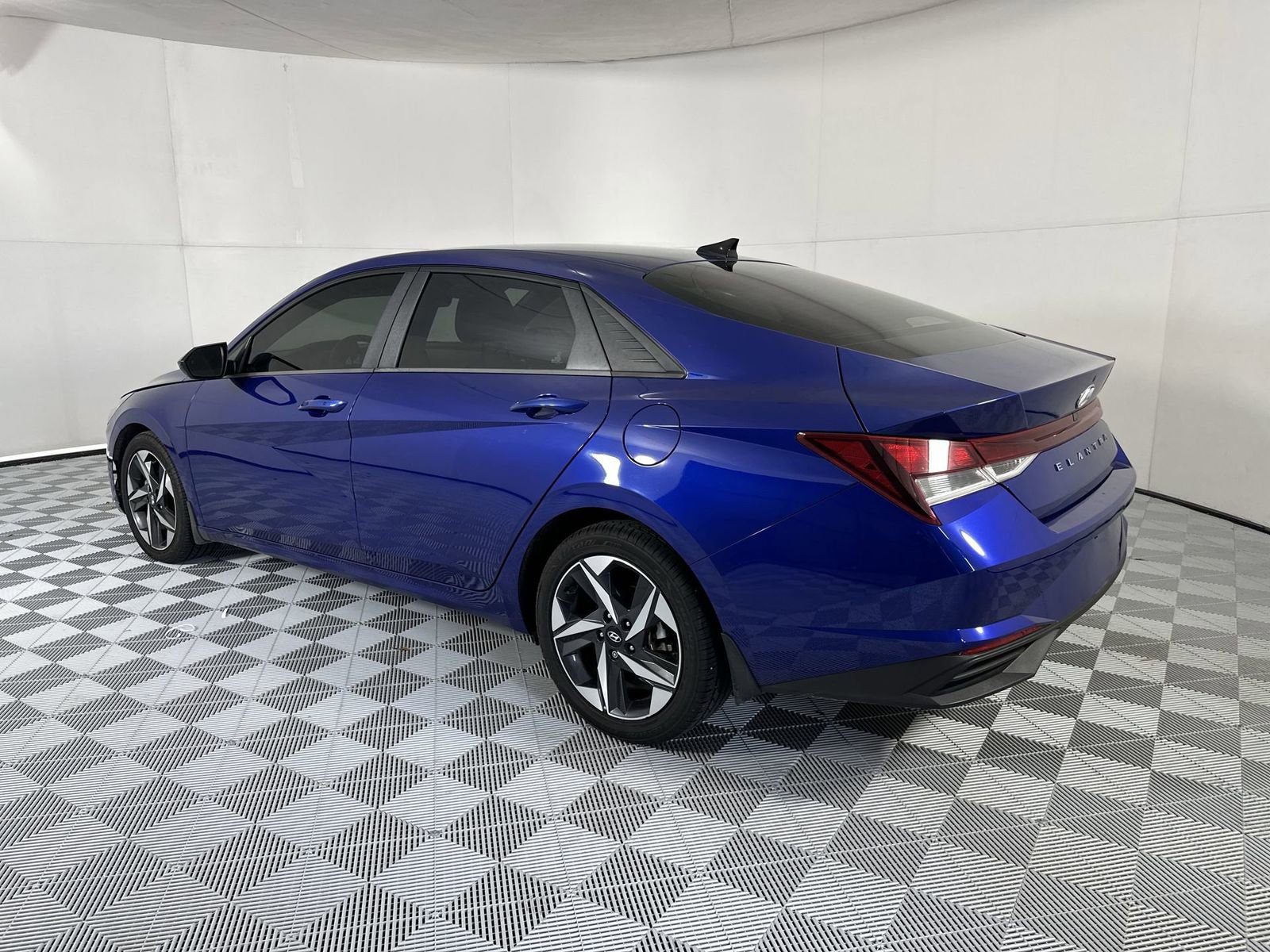 Used 2023 Hyundai Elantra SEL w/ Convenience Package FWD image 6