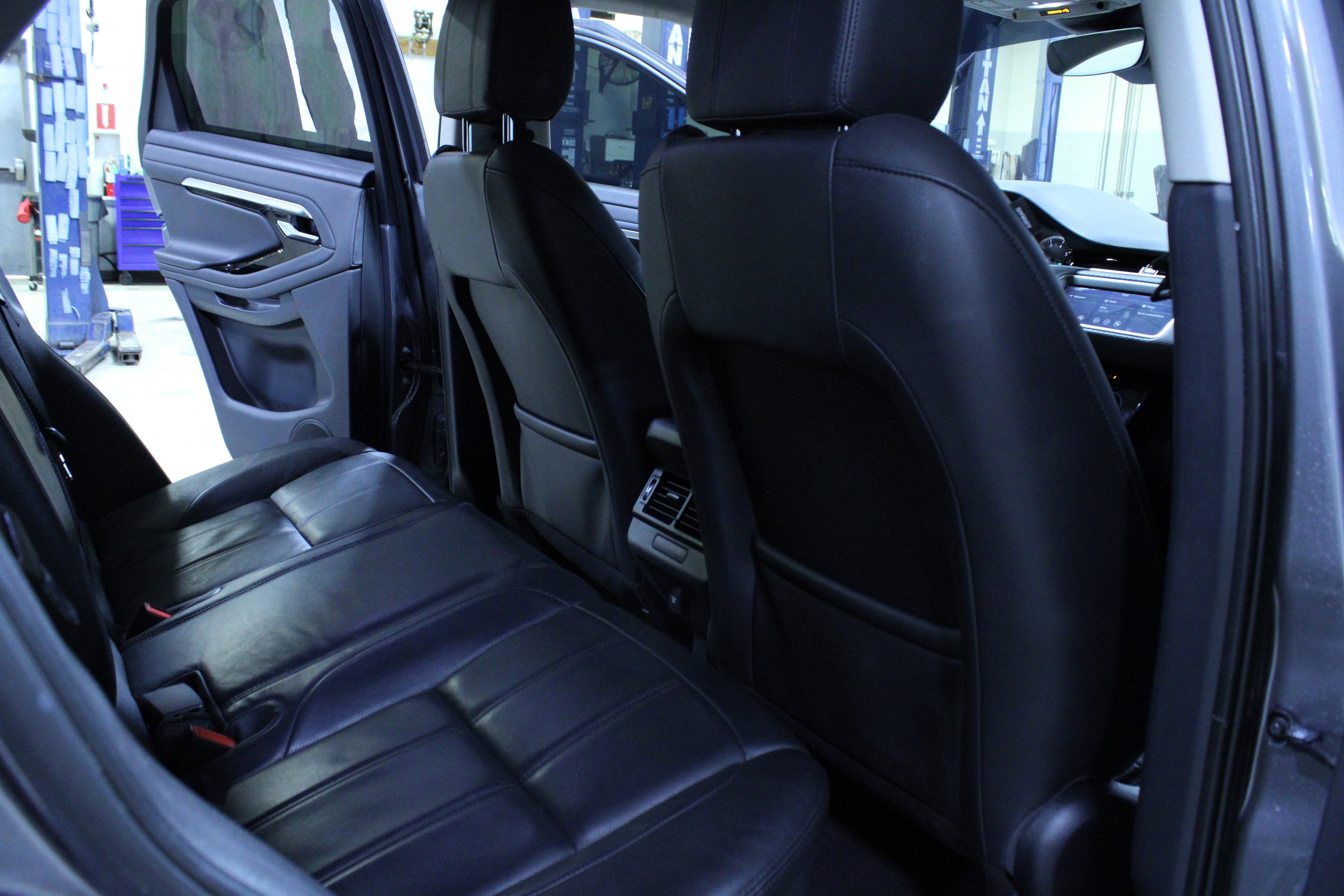 Used 2020 Land Rover Range Rover Evoque S image 26