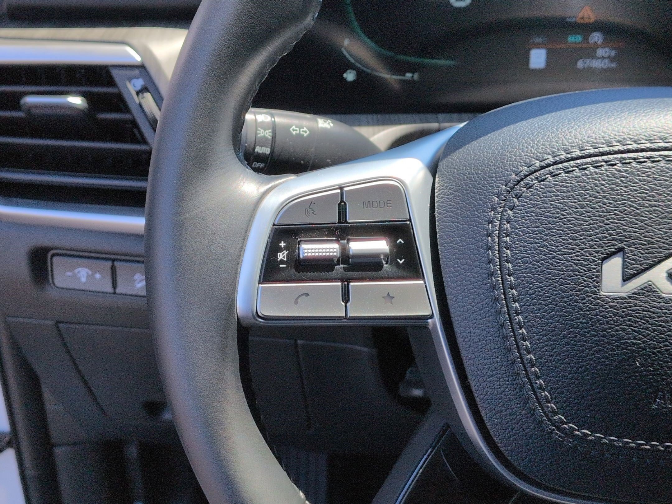 Used 2023 Kia Telluride EX FWD image 19