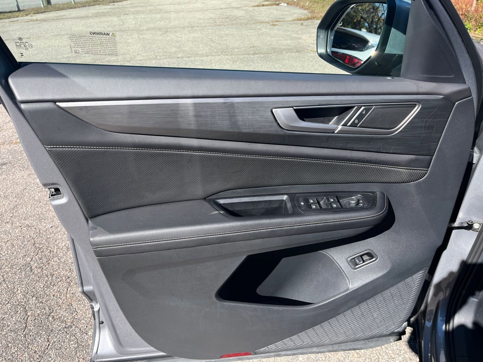 Used 2025 Volkswagen Atlas Cross Sport SE image 18