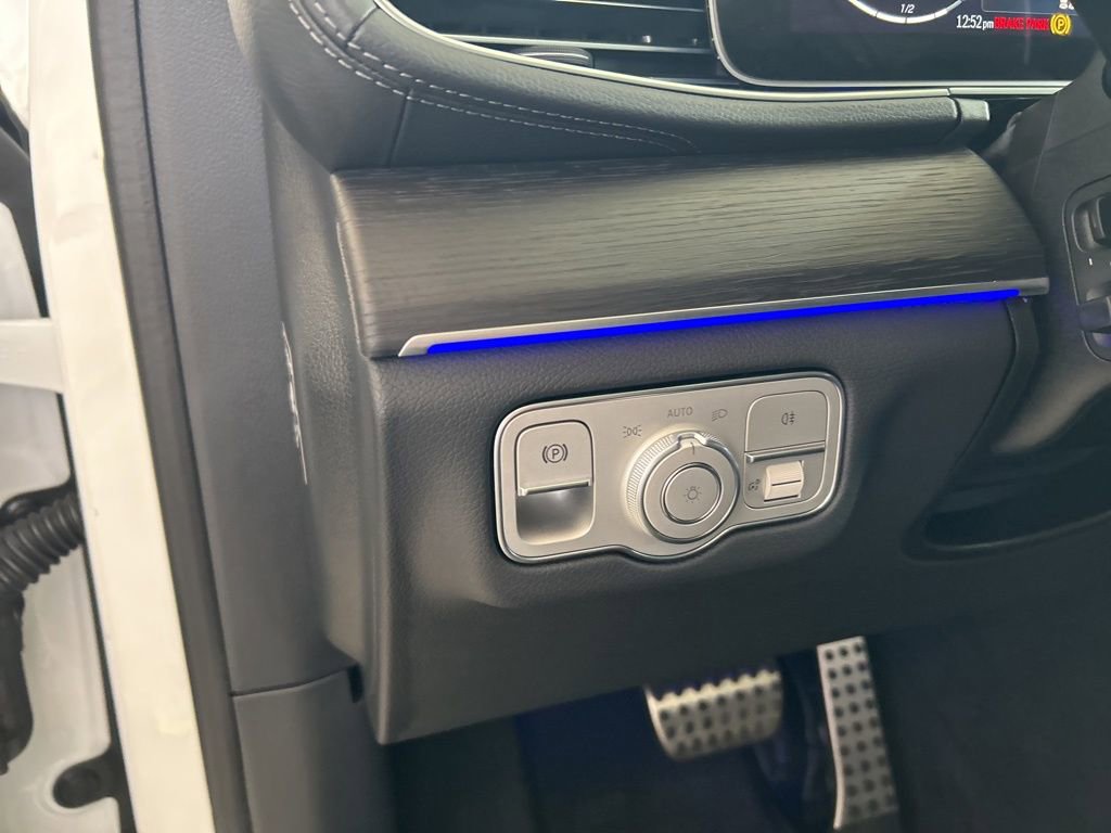 Used 2025 Mercedes-Benz GLS 450 4MATIC image 38