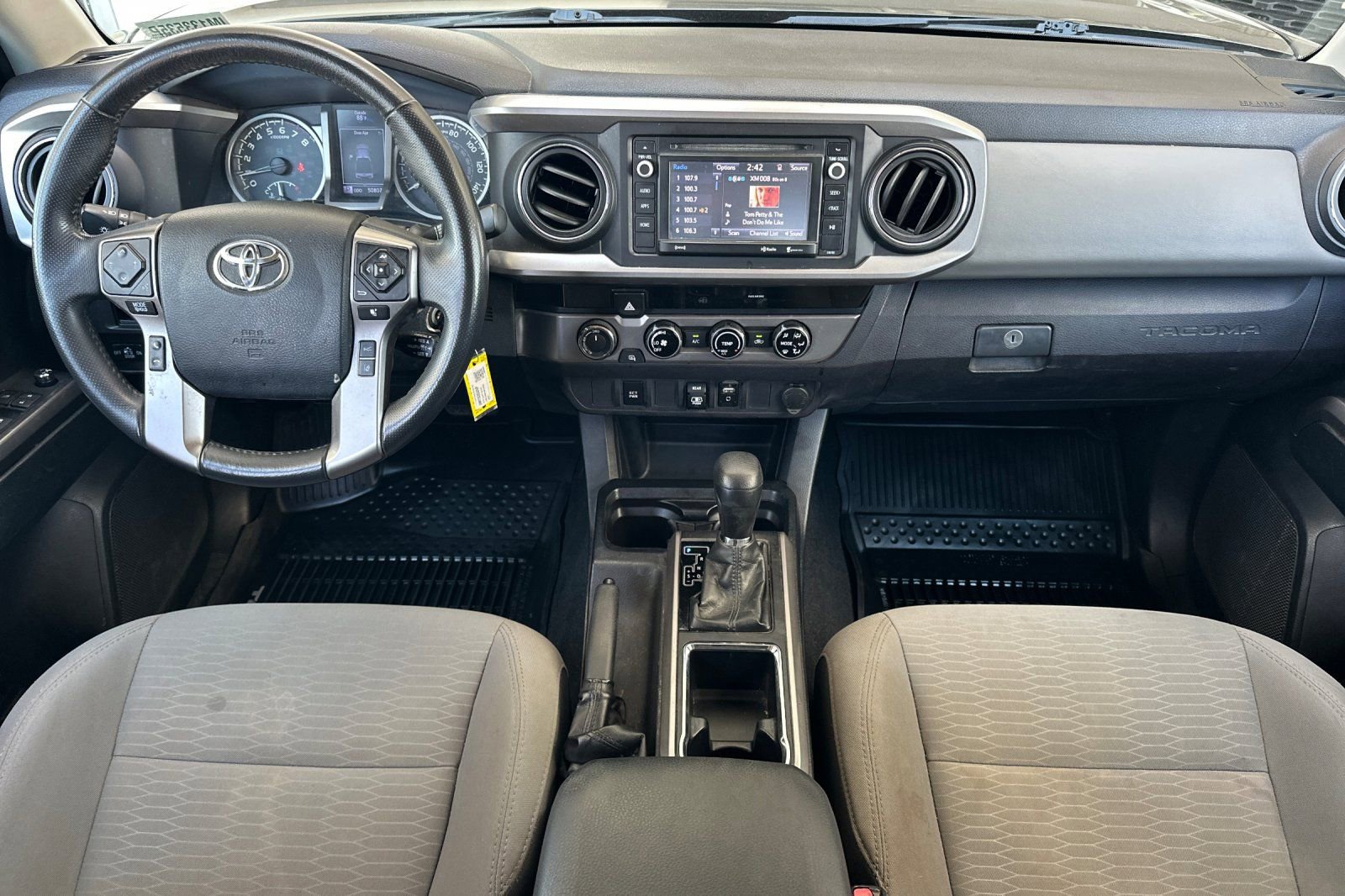 Used 2018 Toyota Tacoma SR5 AWD/4WD image 13