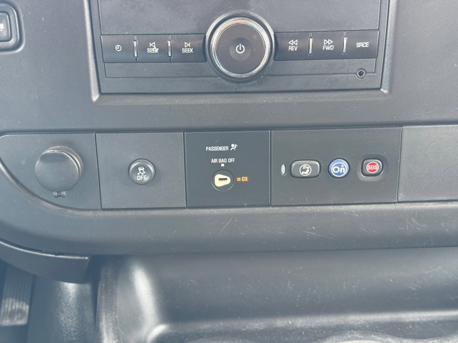 Used 2018 Chevrolet Express 2500 w/ Driver Convenience Package image 28