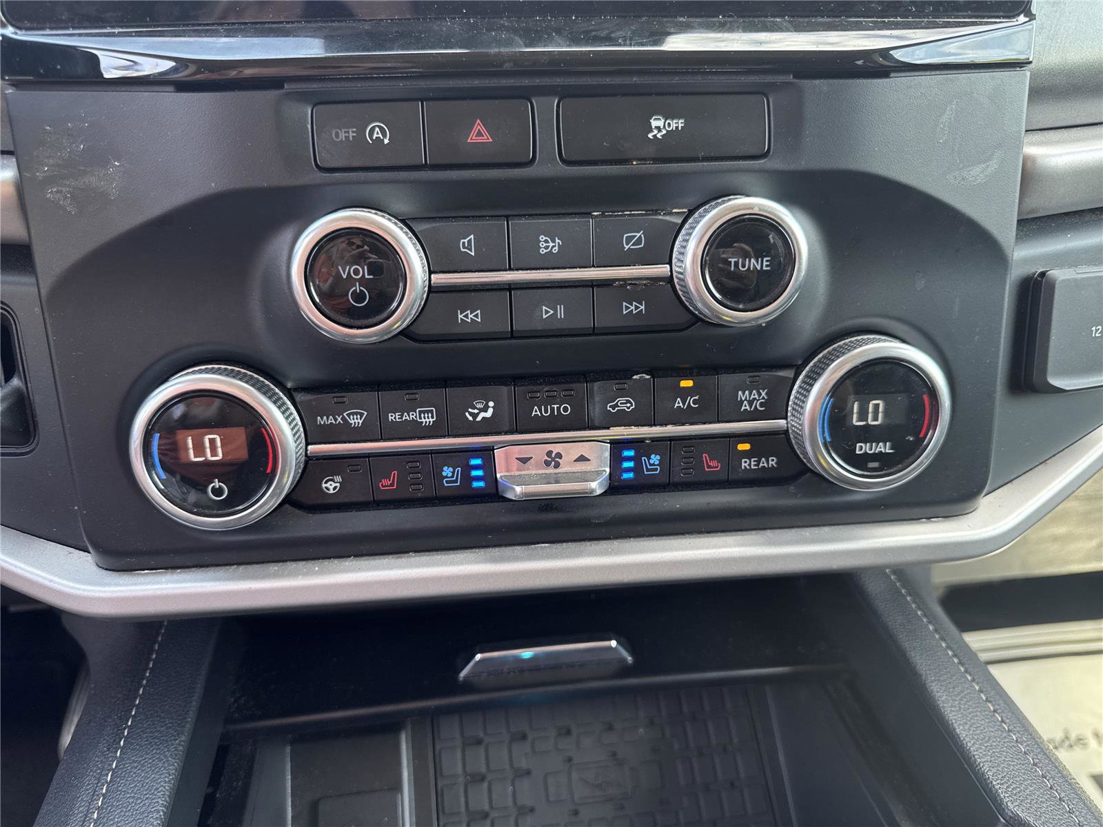 Used 2024 Ford Expedition XLT image 26