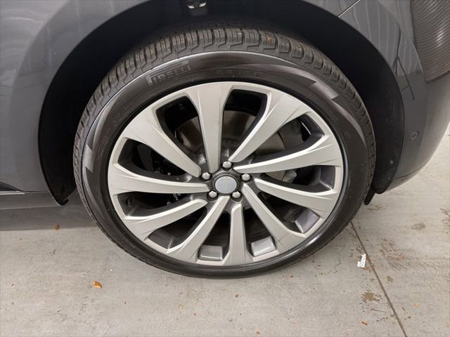 Used 2023 Land Rover Range Rover Long Wheelbase SE image 24