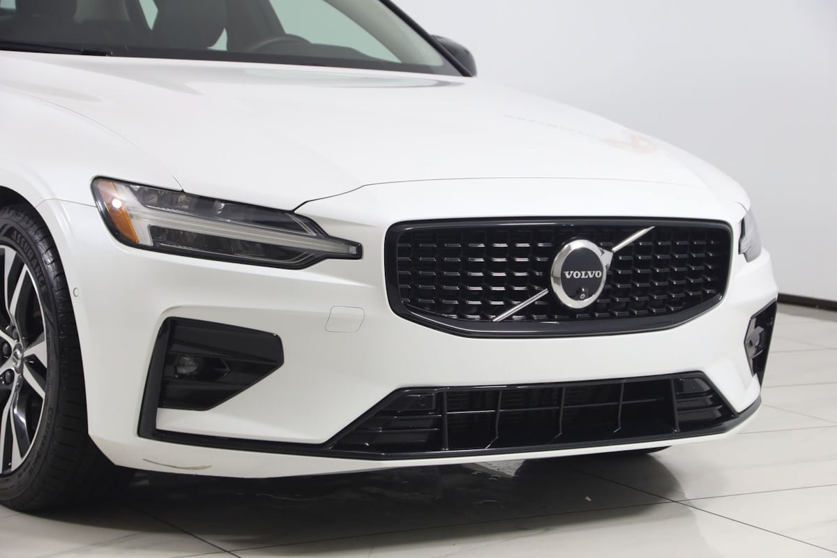 Used 2024 Volvo S60 B5 Plus AWD/4WD image 35