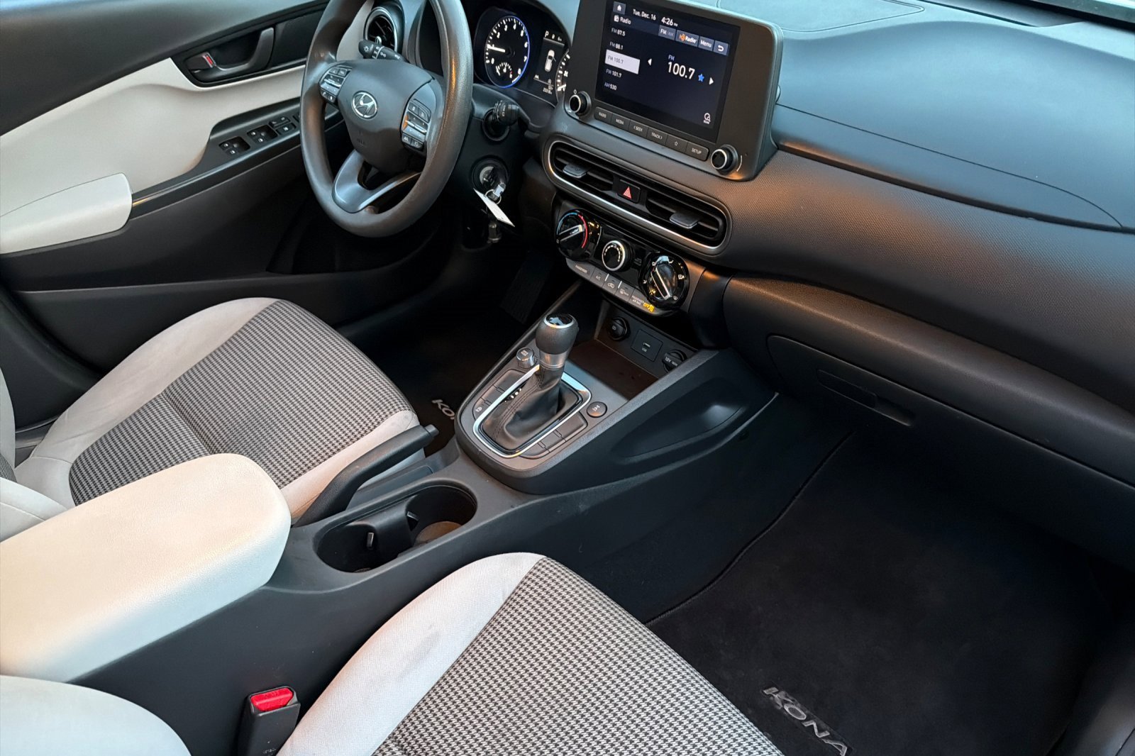 Used 2022 Hyundai Kona SE image 21