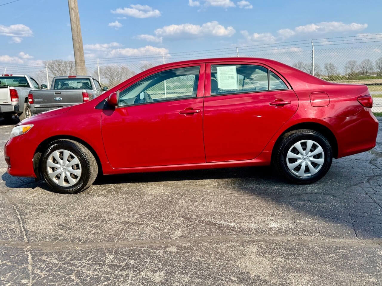 Used 2010 Toyota Corolla LE image 2