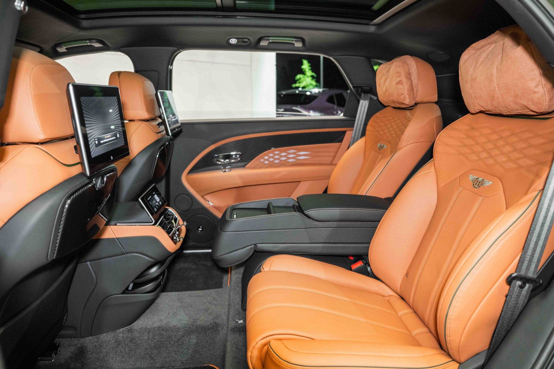 New 2024 Bentley Bentayga Extended Wheelbase image 18