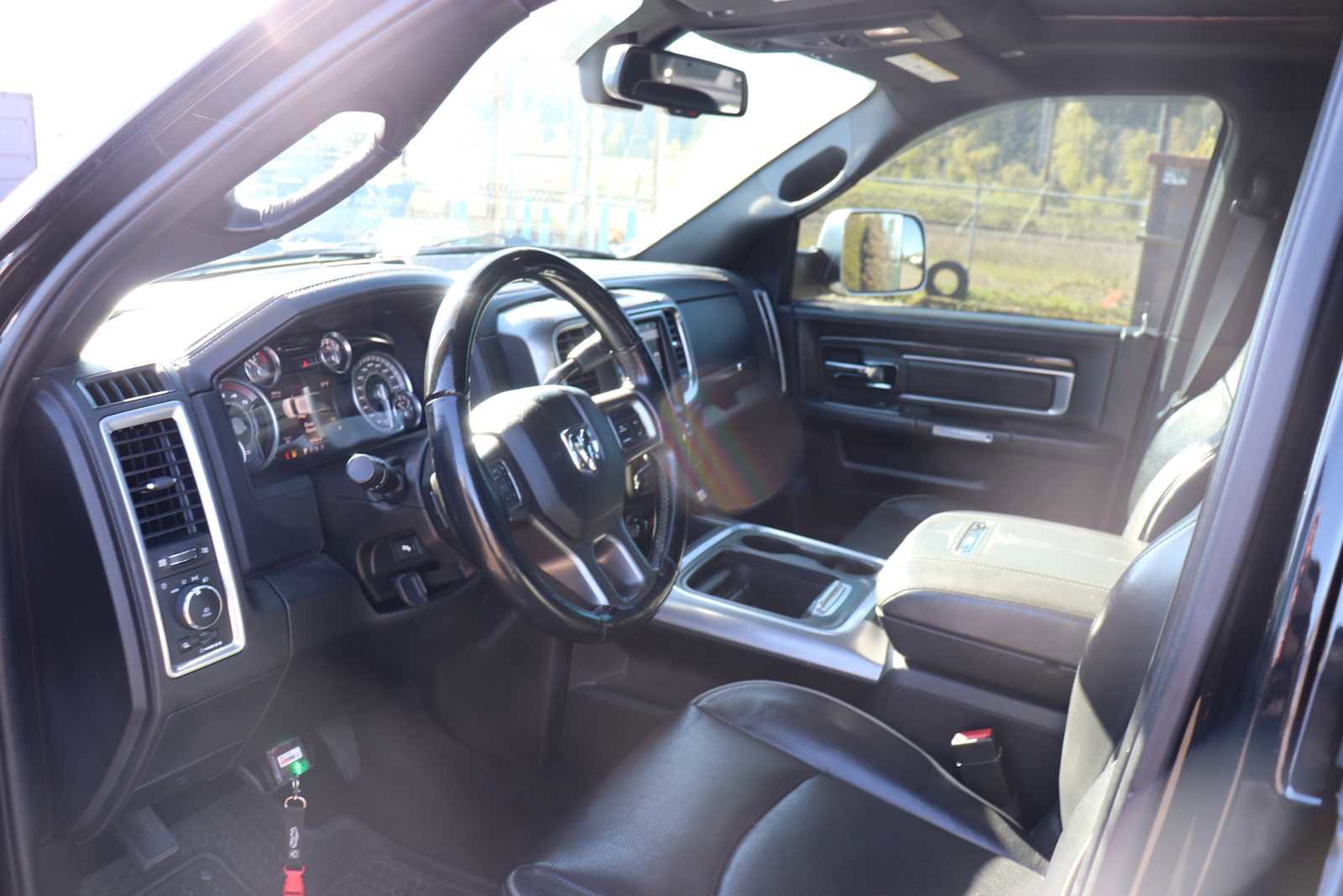 Used 2018 RAM 3500 Laramie Longhorn image 10