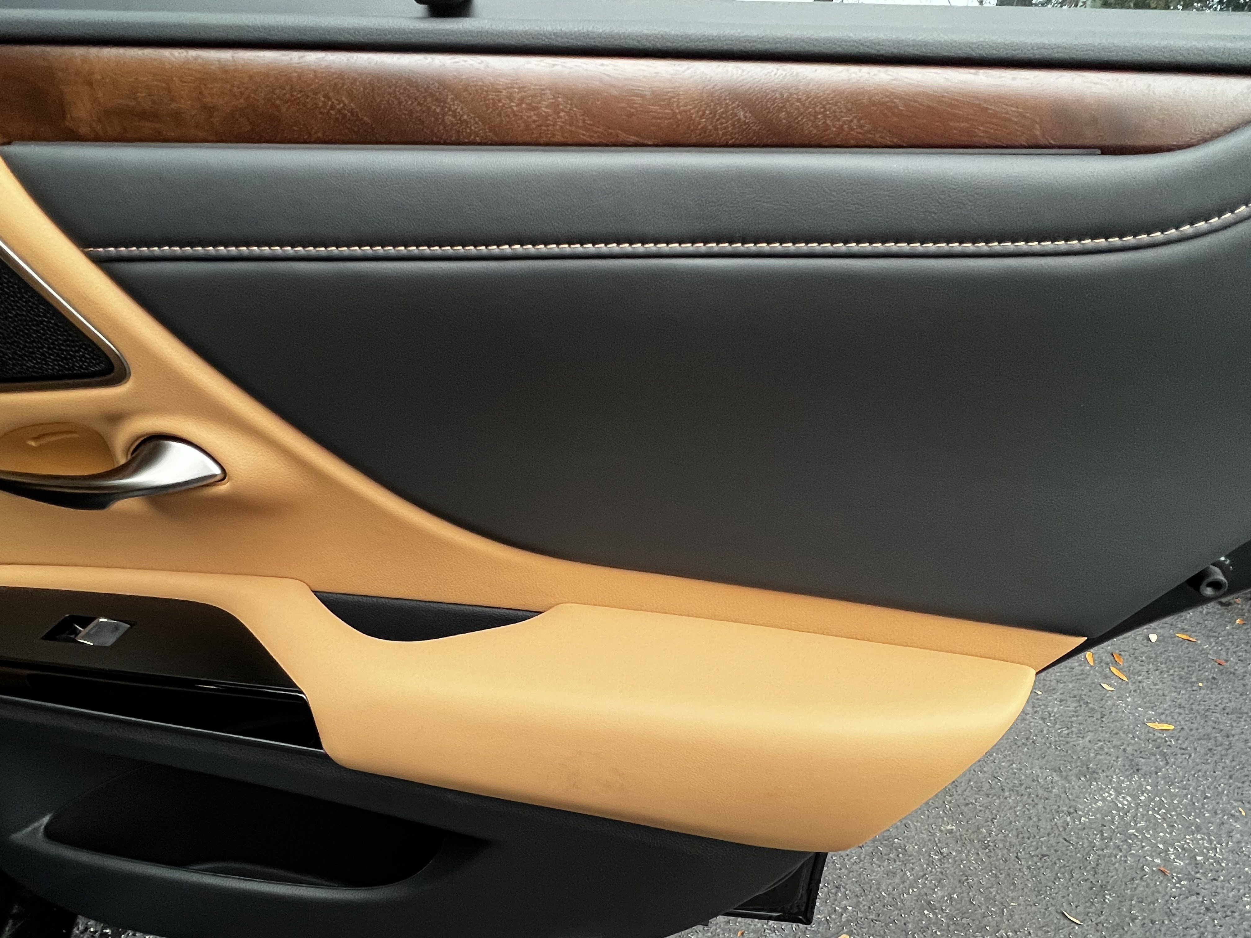 Used 2024 Lexus ES 300h Ultra Luxury image 39