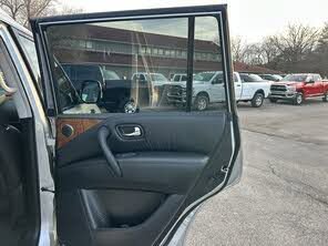 Used 2024 Nissan Armada SL w/ Captain's Chairs Package image 21