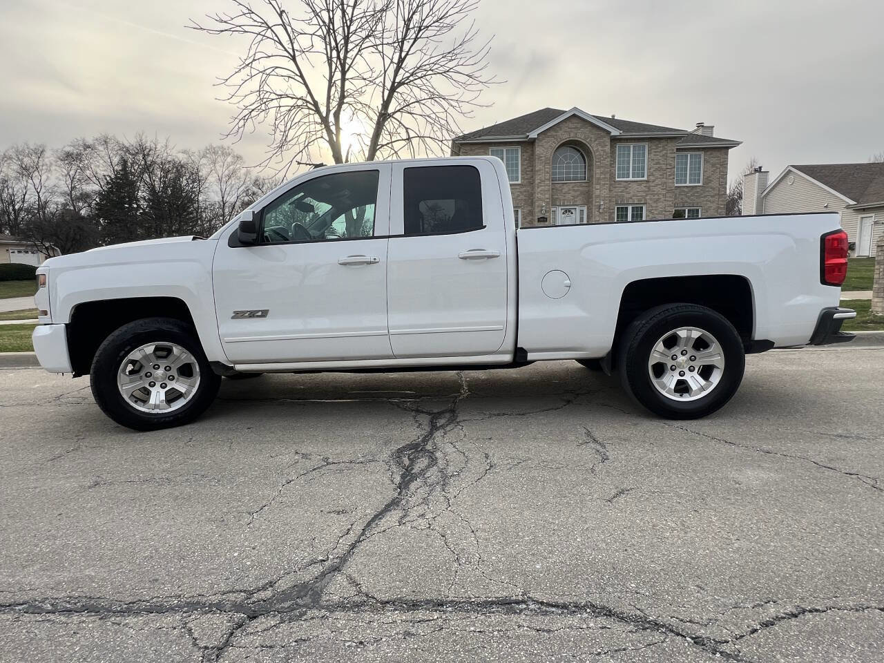 Used 2017 Chevrolet Silverado 1500 LT w/ All Star Edition image 14