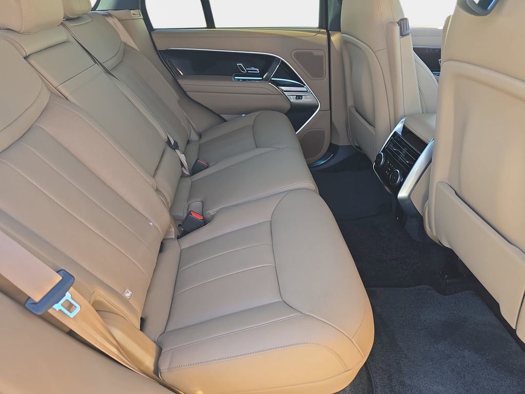 New 2026 Land Rover Range Rover SE image 11