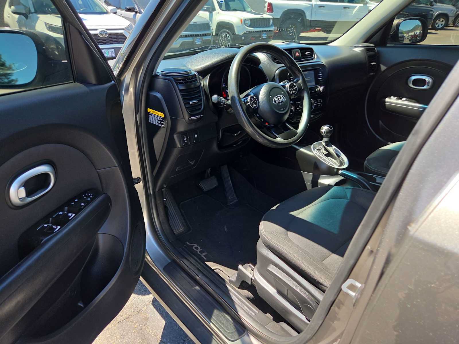 Used 2017 Kia Soul + FWD image 10