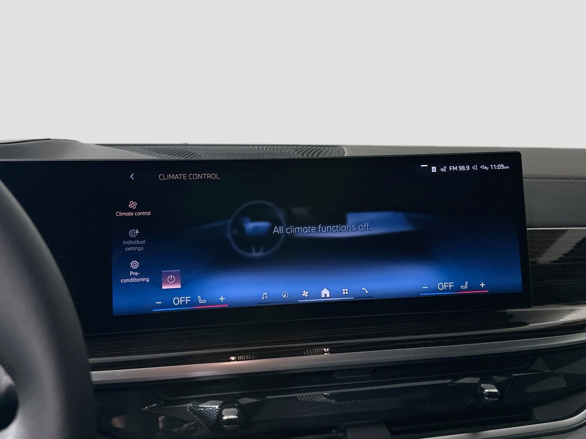 Certified 2026 BMW X5 sDrive40i w/ Premium Package image 24