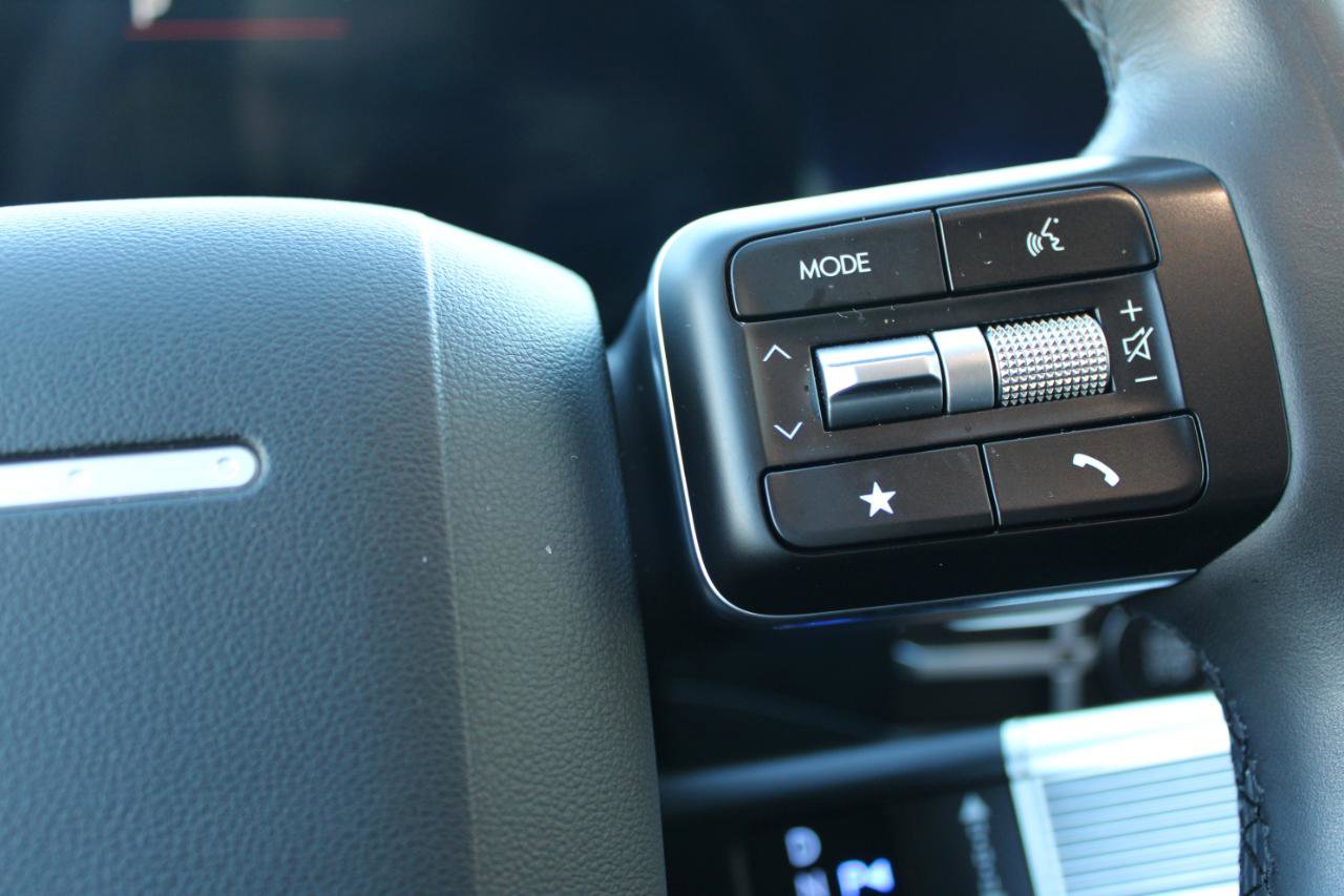 Used 2025 Hyundai Santa Fe SEL image 21