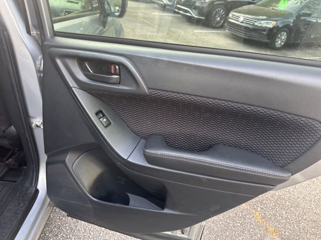 Used 2018 Subaru Forester 2.5i Premium w/ All-Weather Package image 16