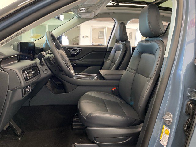 New 2026 Lincoln Aviator AWD image 16