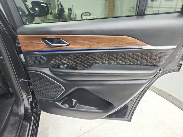 Used 2024 Jeep Grand Cherokee L Summit image 38