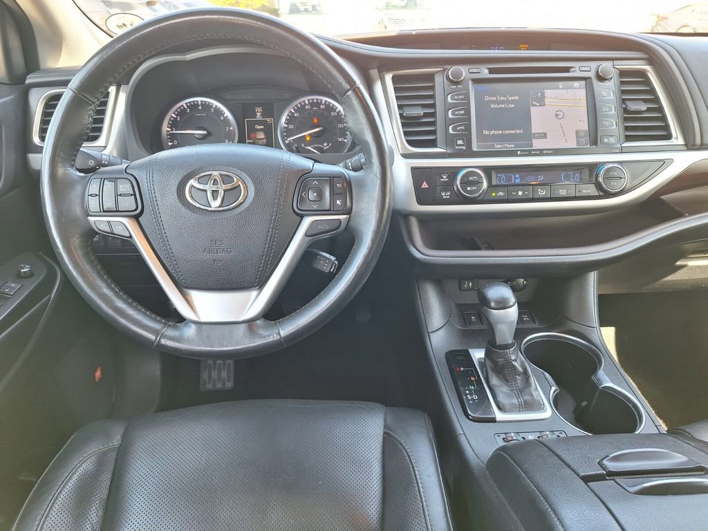 Used 2016 Toyota Highlander Limited Platinum image 10