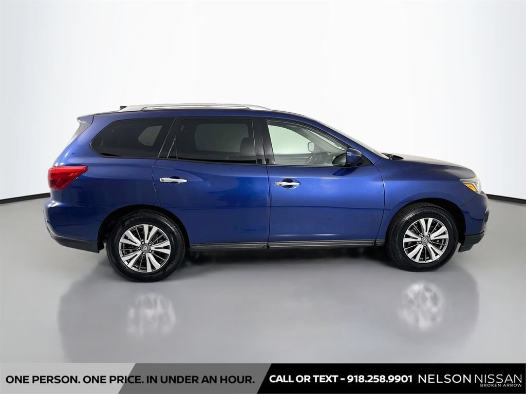 Used 2019 Nissan Pathfinder SV AWD/4WD image 4