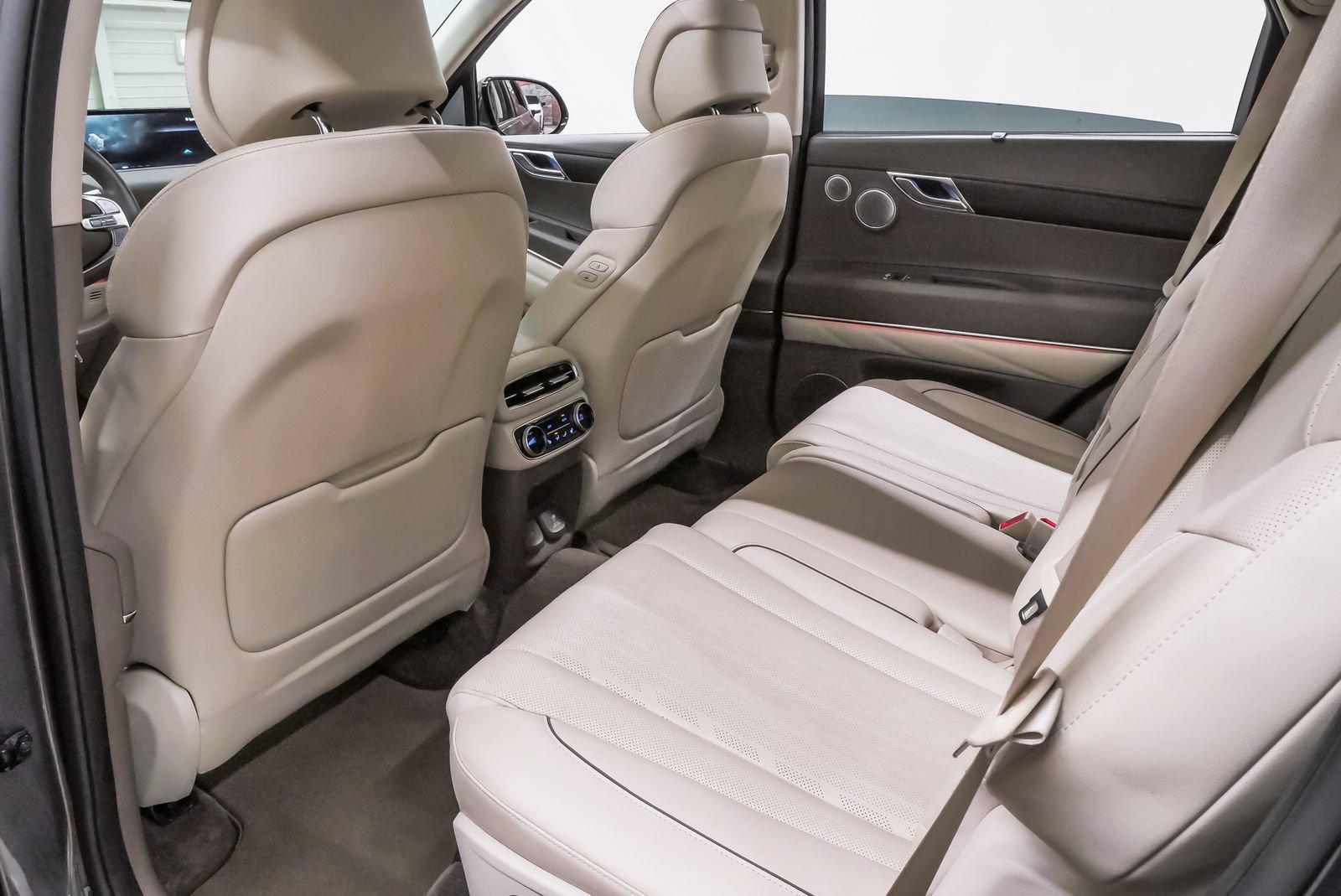 Certified 2023 Genesis GV80 3.5T Advanced + AWD/4WD image 11