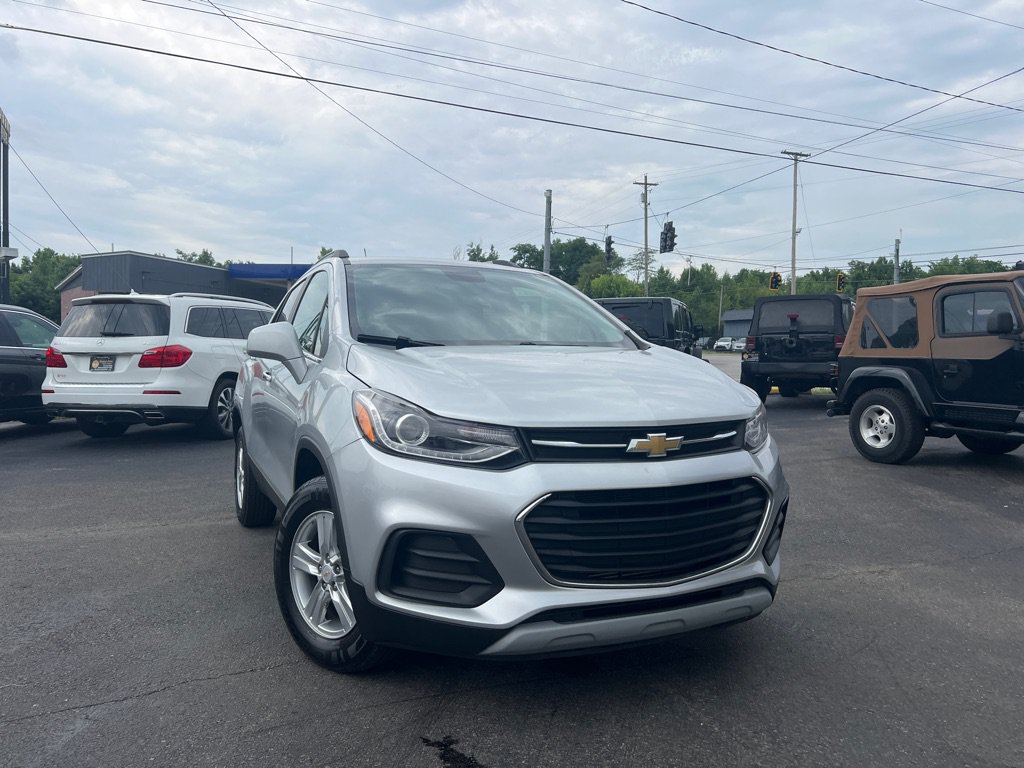 Used 2018 Chevrolet Trax LT w/ LT Convenience Package AWD/4WD image 3