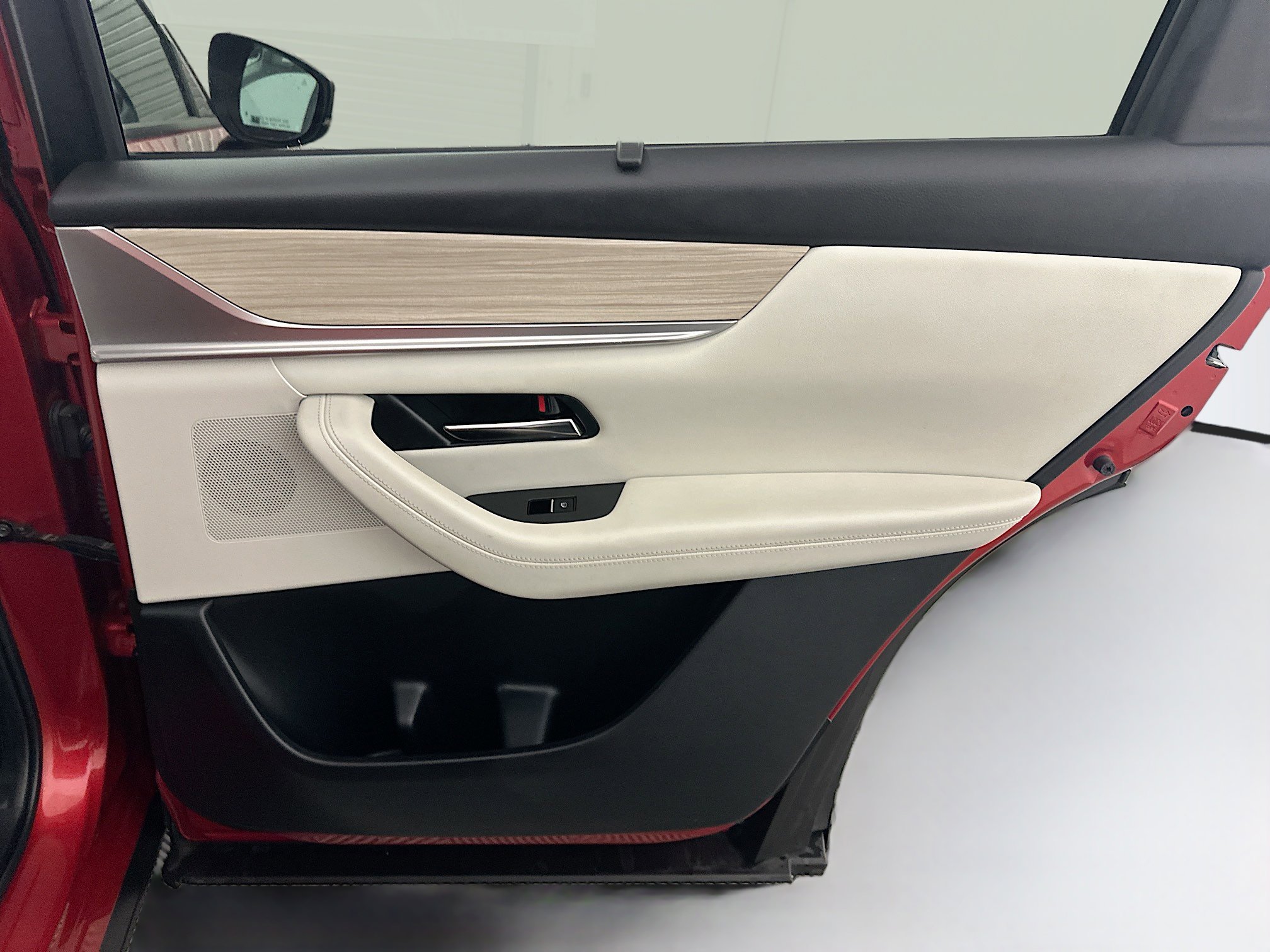 Used 2024 MAZDA CX-90 Plug-In Hybrid w/ Premium Plus image 34