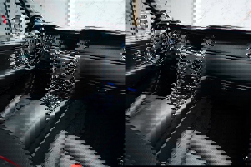 Used 2020 Rolls-Royce Cullinan image 35