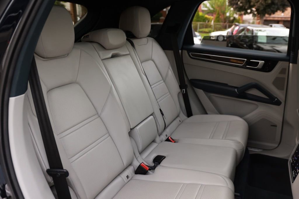 Used 2021 Porsche Cayenne E-Hybrid AWD/4WD image 24