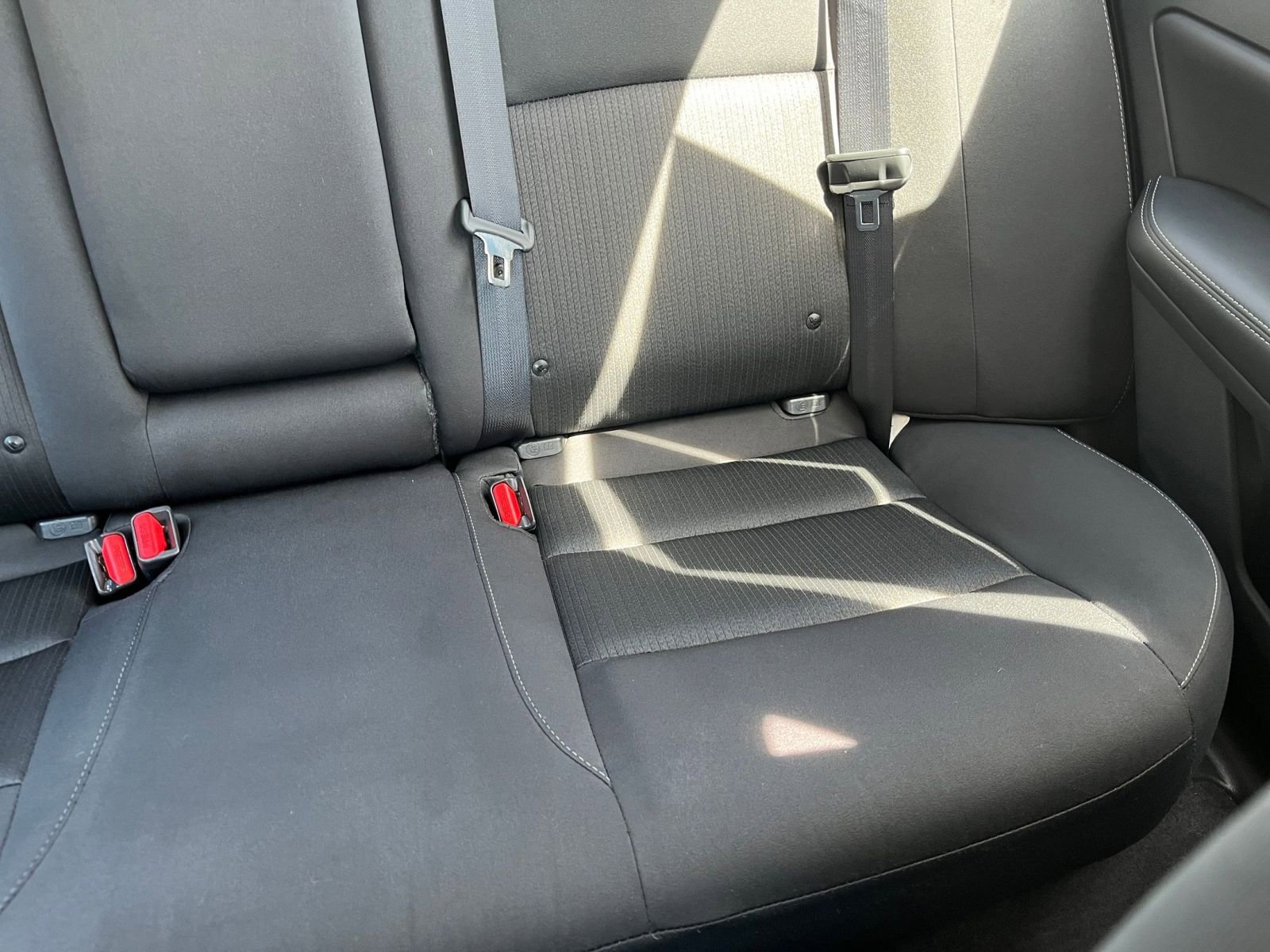 Used 2025 Nissan Altima 2.5 SV FWD image 38