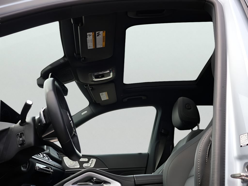 Certified 2025 Mercedes-Benz GLS 450 4MATIC image 42