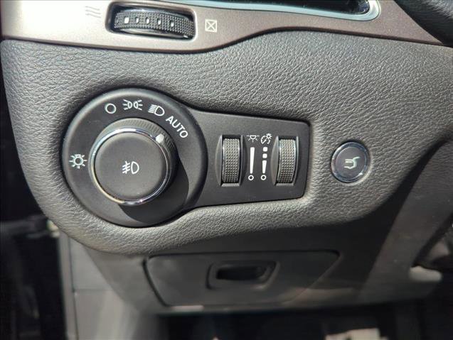 Used 2020 Jeep Cherokee Limited FWD image 25