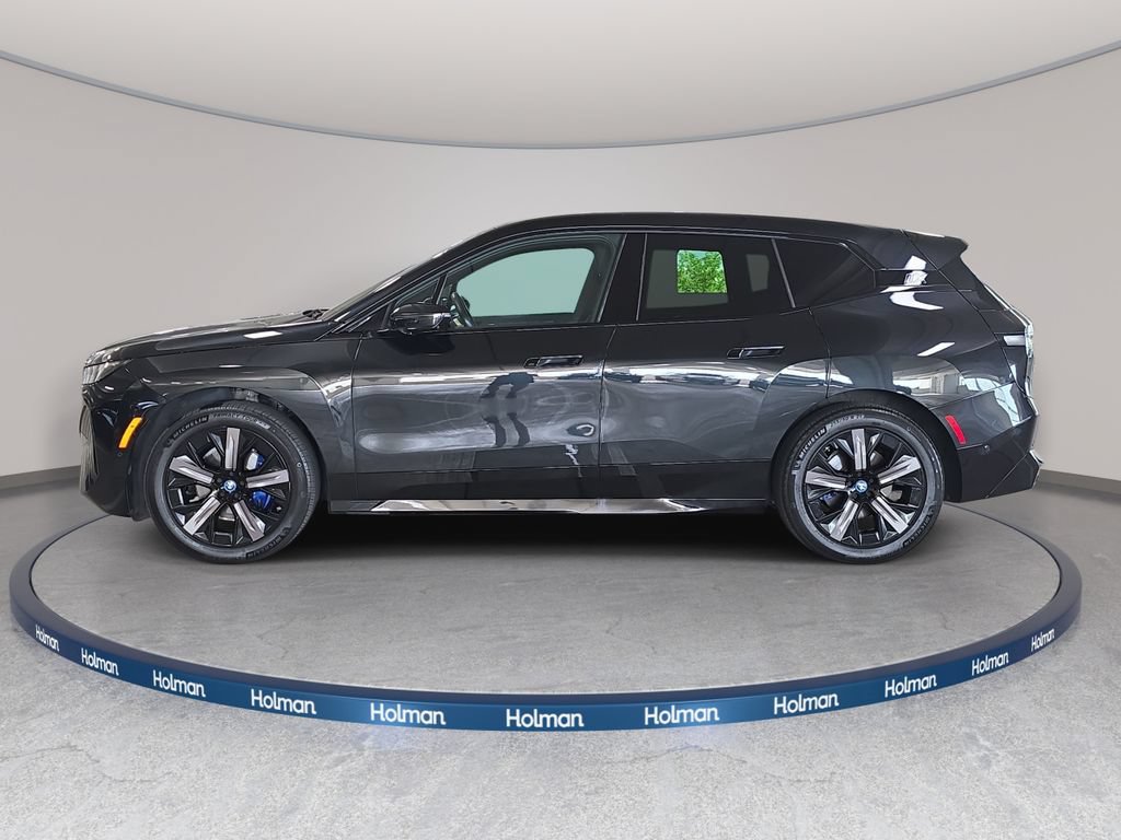Used 2024 BMW iX xDrive50 w/ Sport Package AWD/4WD image 11