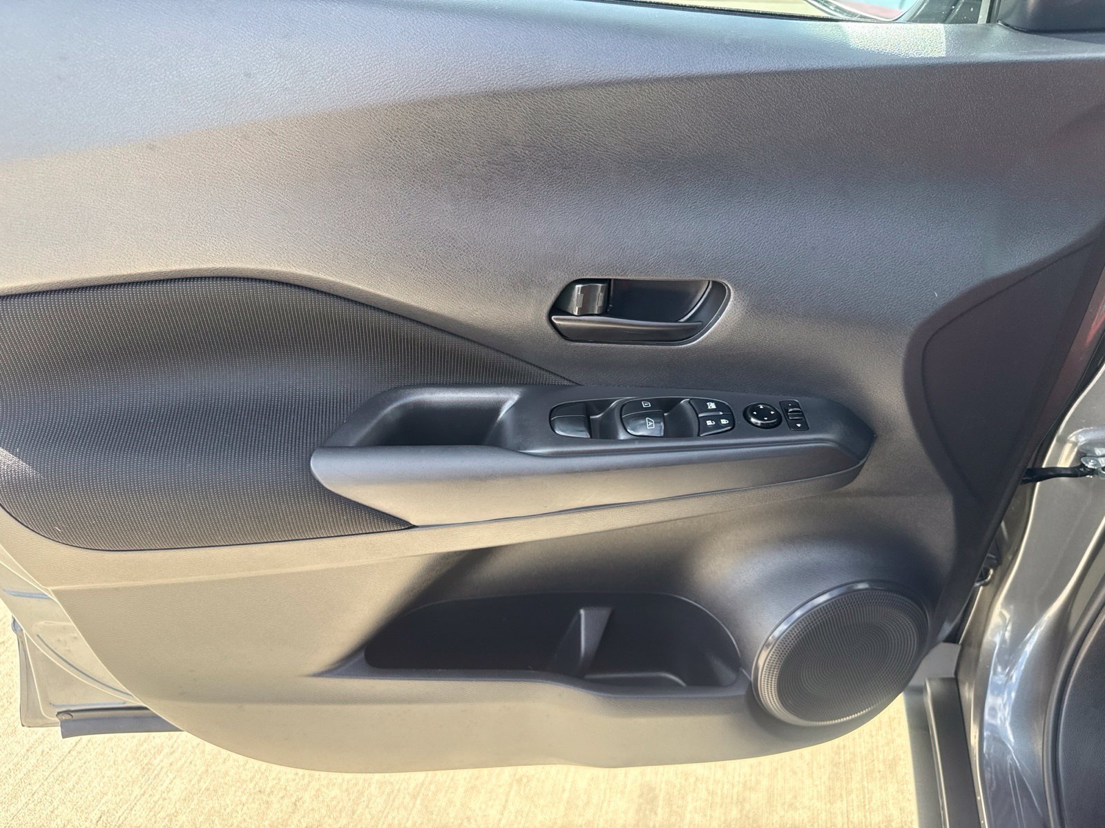 Used 2022 Nissan Kicks S FWD image 9