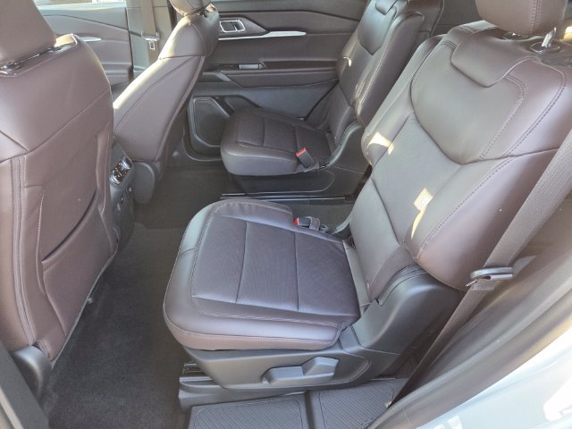 New 2026 Ford Explorer Platinum RWD image 7