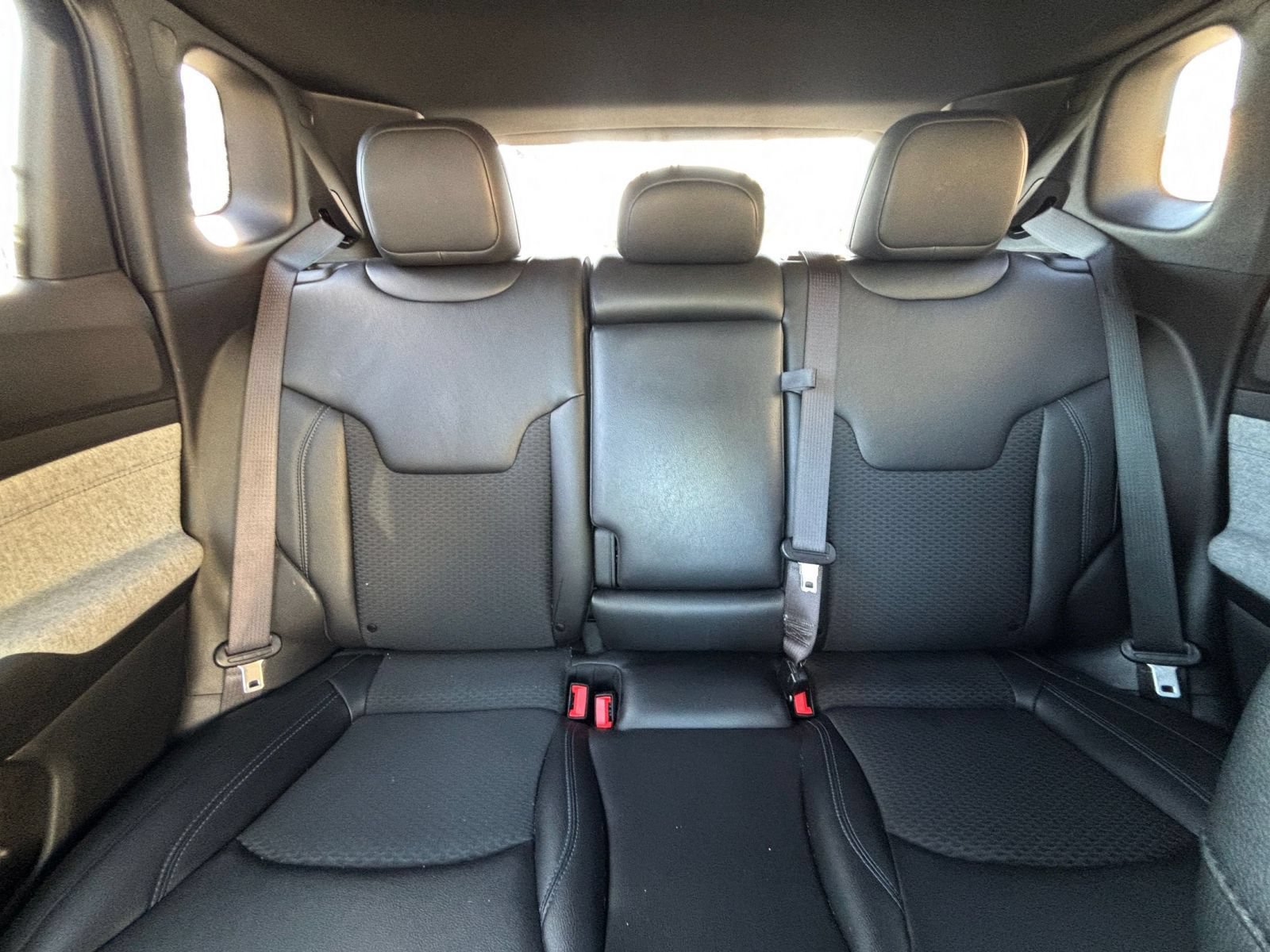 Used 2025 Jeep Compass Latitude AWD/4WD image 37