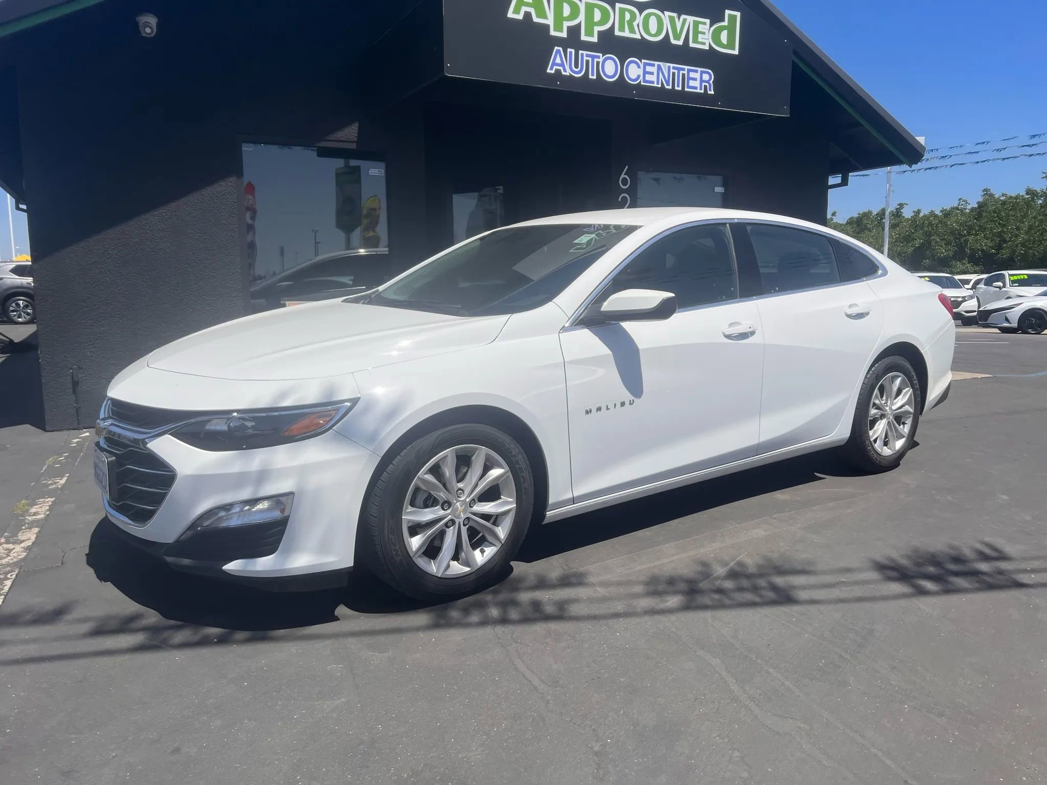 Used 2023 Chevrolet Malibu LT image 3