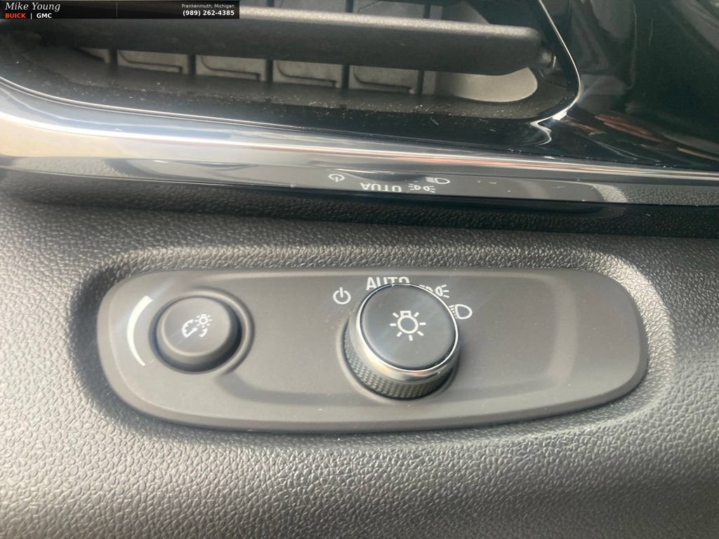 Used 2025 Buick Envista Sport Touring w/ Convenience I Package FWD image 23