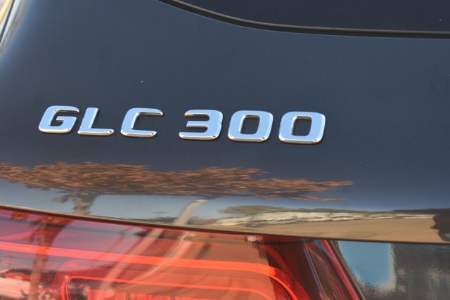 Used 2020 Mercedes-Benz GLC 300 4MATIC image 7